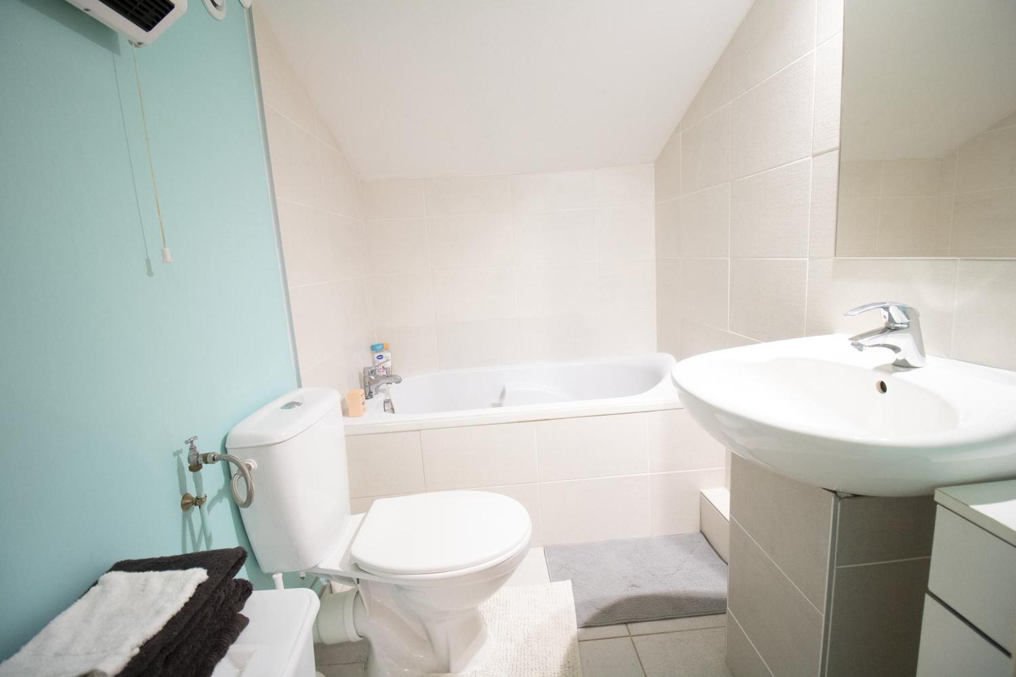 Stud'Ain Apartment Coligny Ngoại thất bức ảnh